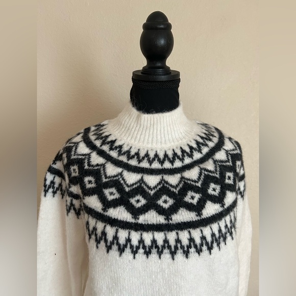 NWT Banana Republic Cold Weather Sweater - Picture 4 of 5